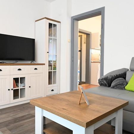 Rodinny Apartman U Broumovskeho Namesti Exteriör bild