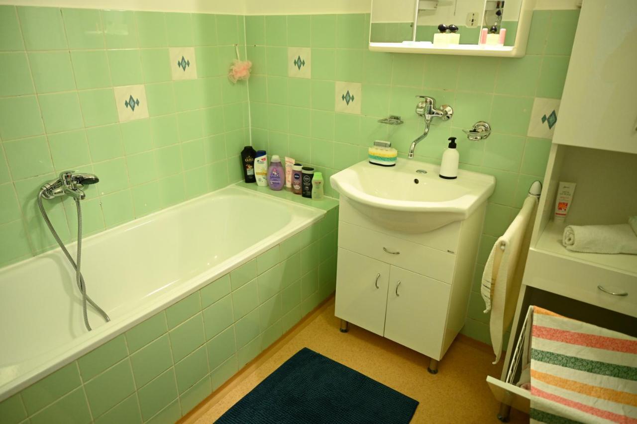 Rodinny Apartman U Broumovskeho Namesti Exteriör bild